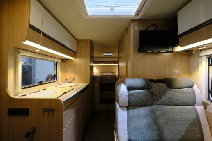 Fahrzeugbild Glücksmobil T 686/Einzelbetten/Garage/Markise/Solar #14