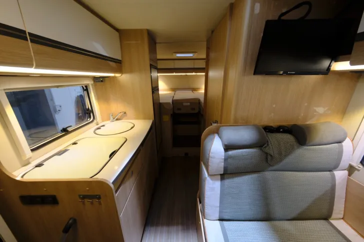 Fahrzeugbild Glücksmobil T 686/Einzelbetten/Garage/Markise/Solar #15