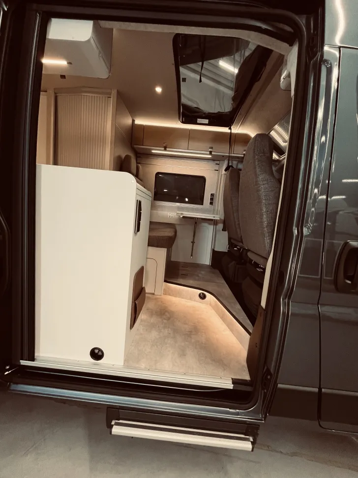 Fahrzeugbild Hymer Camper Van Grand Canyon Maxi, Dieselheizung, LED, Navi #17