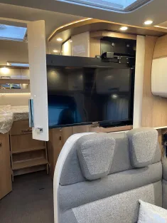 Bild 13 Carthago C1-TOURER T 143 KB-LE C MB
