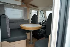 Bild 7 Hymer B-Klasse ML I 880 HYDR. HUBSTÜTZENANLAGE,MARKISE