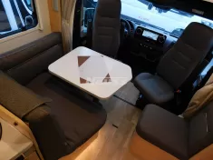 Bild 13 Hymer B-Klasse MC T 680 mit Hubbett