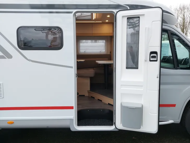 Fahrzeugbild LMC Cruiser T 662 G ABVERKAUF #9