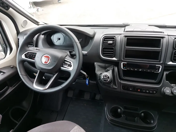 Fahrzeugbild Dethleffs Globetrail Classic 600 DK Fiat Aufstelldach #9