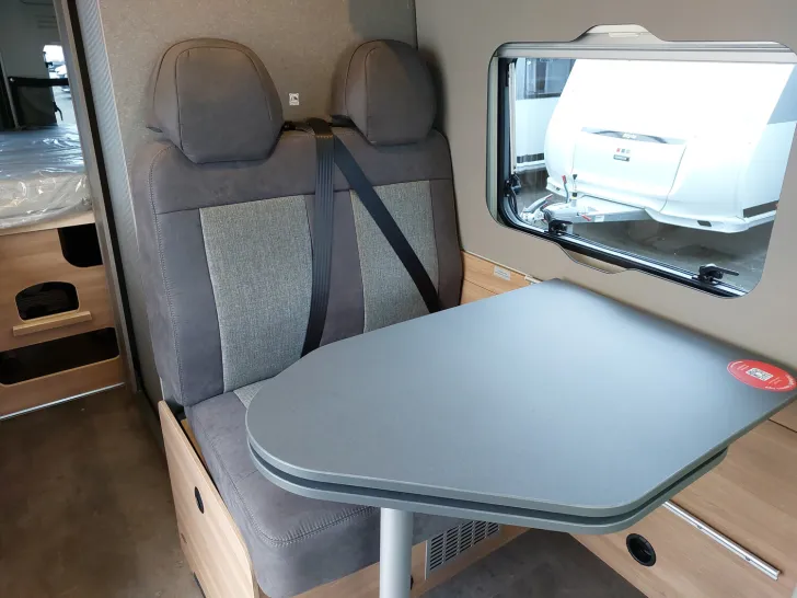 Fahrzeugbild Dethleffs Globetrail Classic 600 DK Fiat Aufstelldach #11