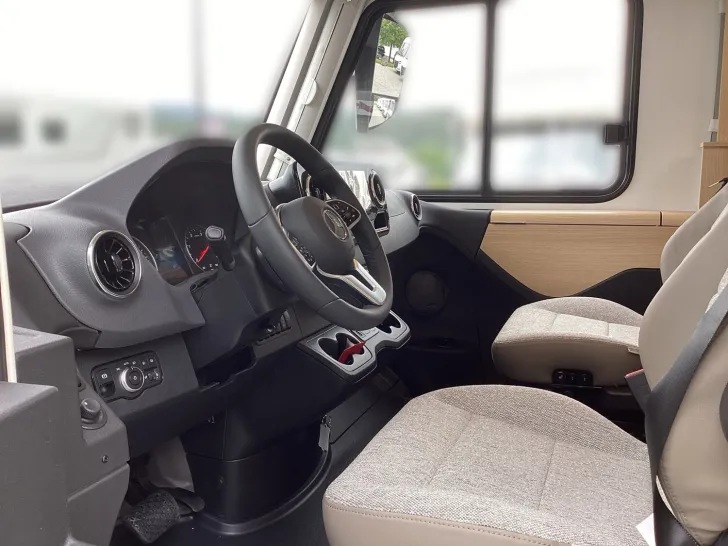 Fahrzeugbild Hymer B-Klasse MC I 690 Queensbett #7