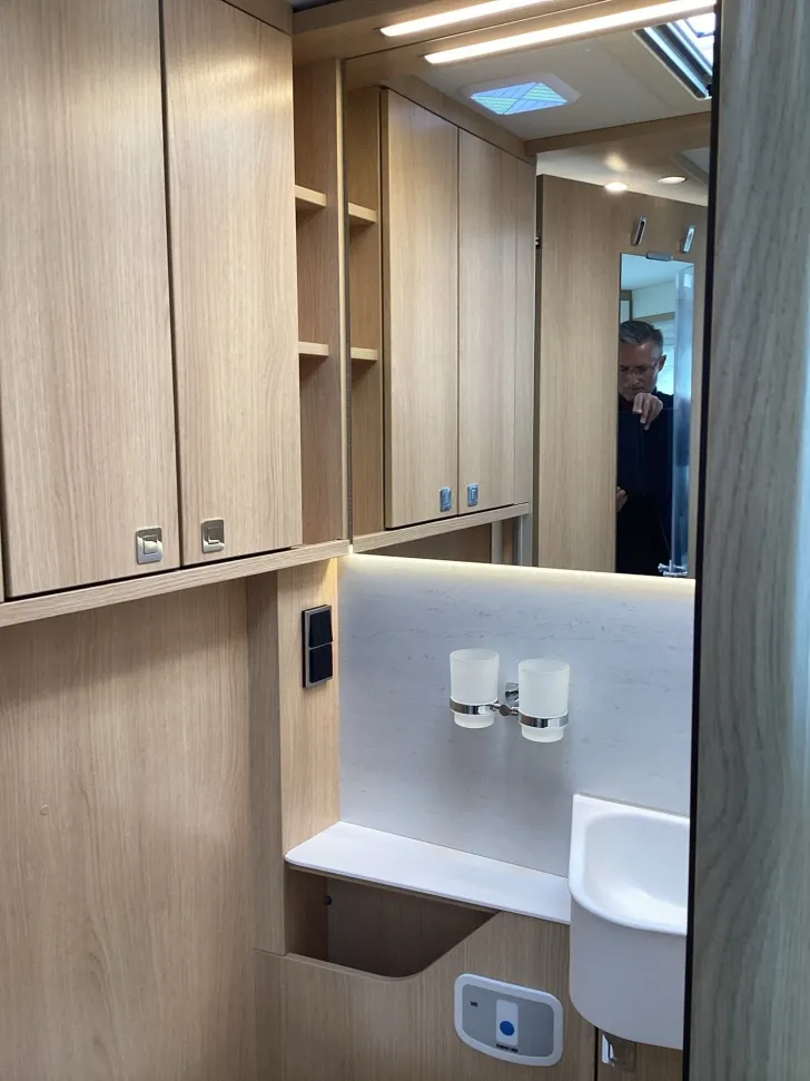 Fahrzeugbild Hymer B-Klasse MC I 690 Queensbett #15