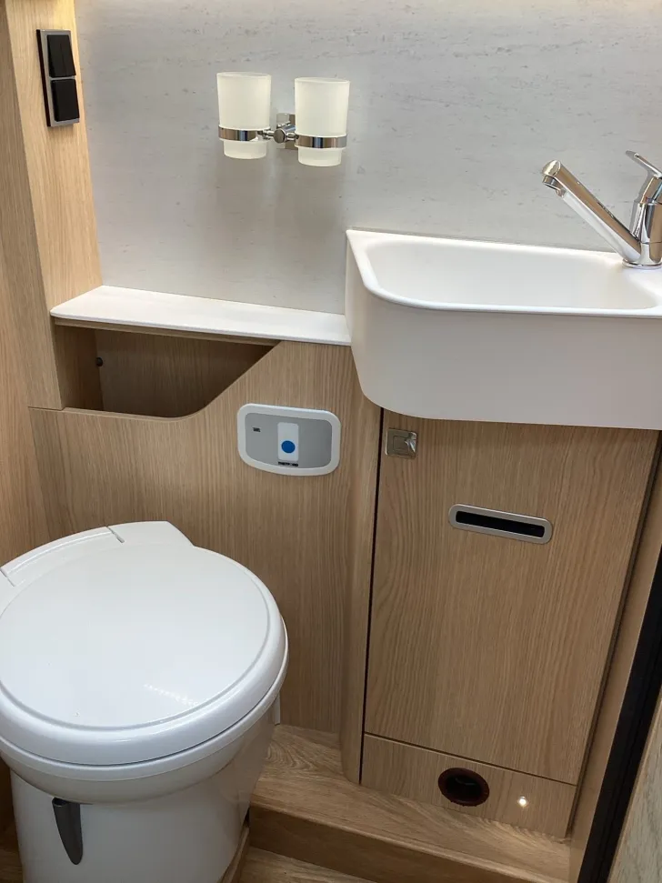 Fahrzeugbild Hymer B-Klasse MC I 690 Queensbett #16