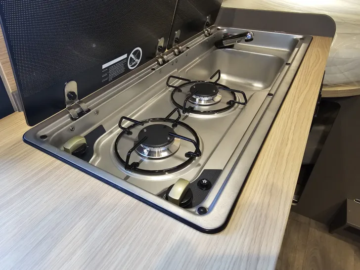 Fahrzeugbild LMC Innovan 640 #13