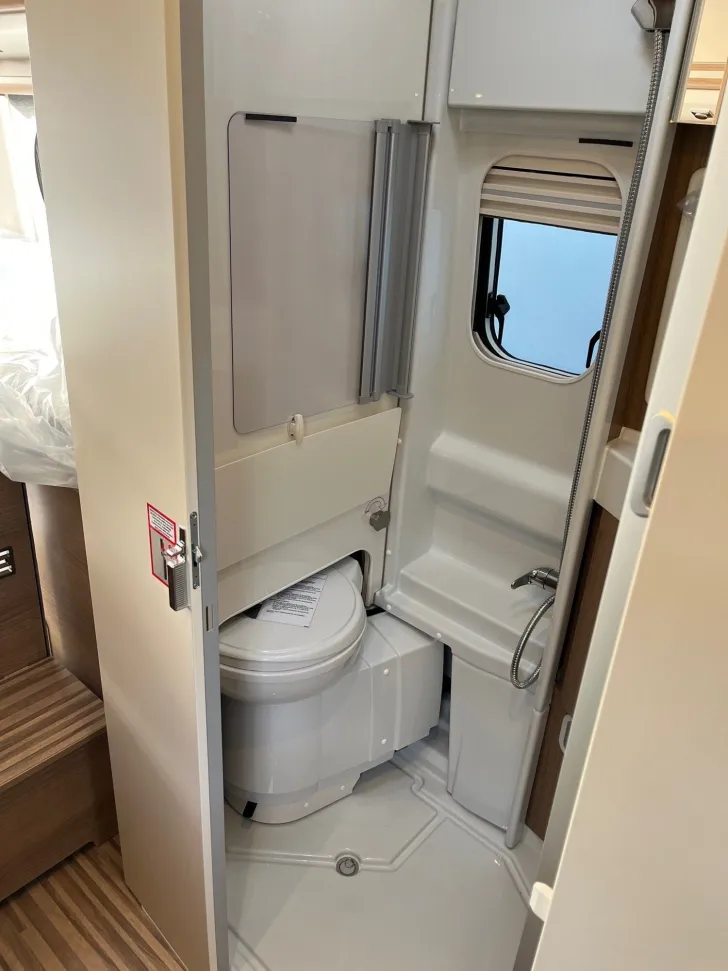 Fahrzeugbild Malibu Van charming GT skyview 640 LE Markise-AHK incl #14