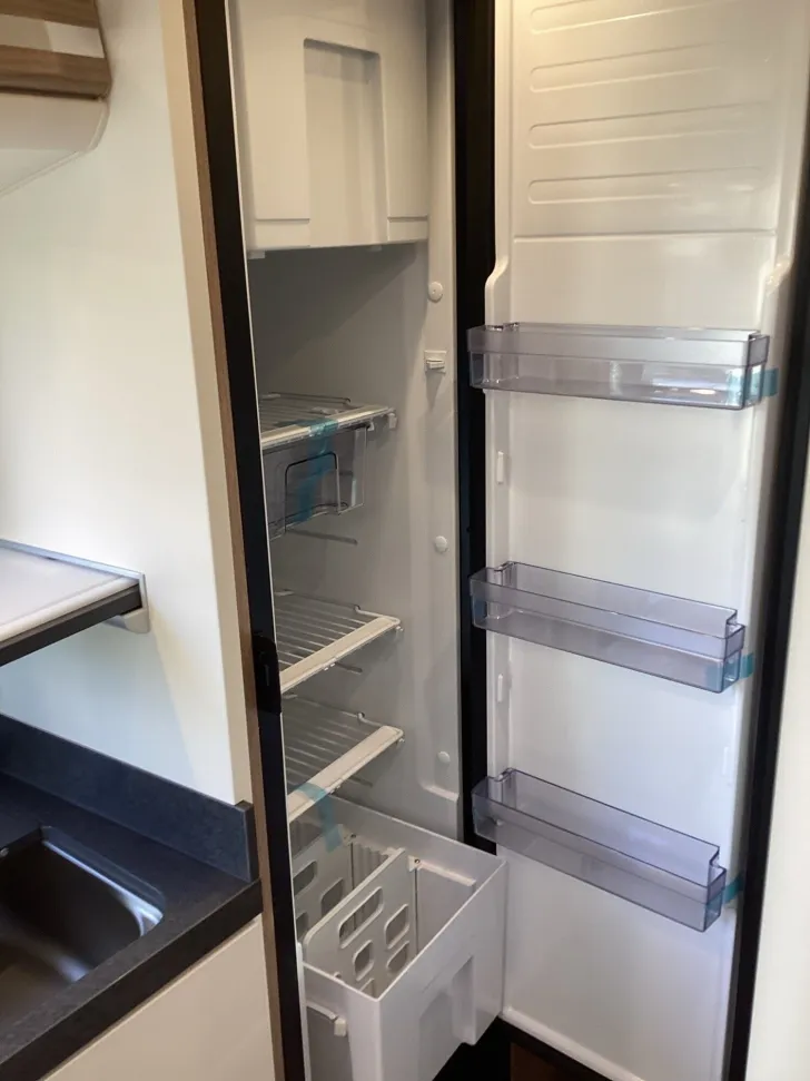 Fahrzeugbild Malibu Van charming GT skyview 600 DB 138l Kühlschrank #14