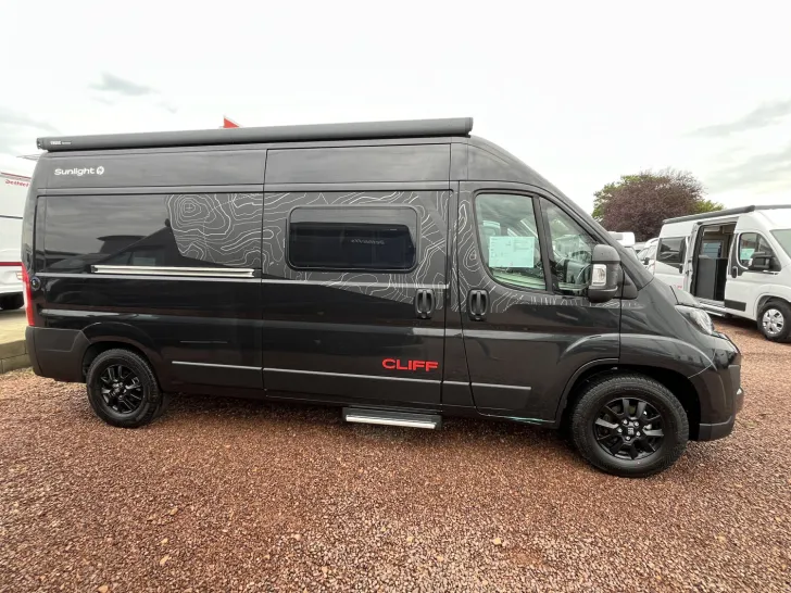 Fahrzeugbild Sunlight Cliff XX 600 #2