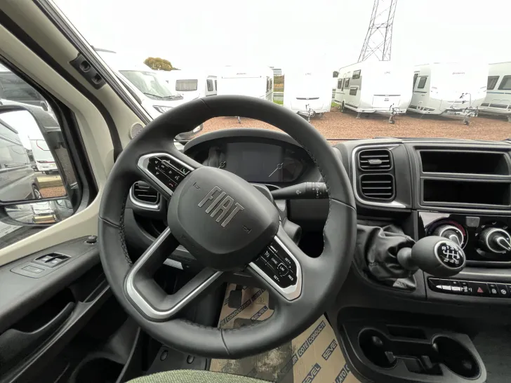 Fahrzeugbild Sunlight Cliff XX 600 #15