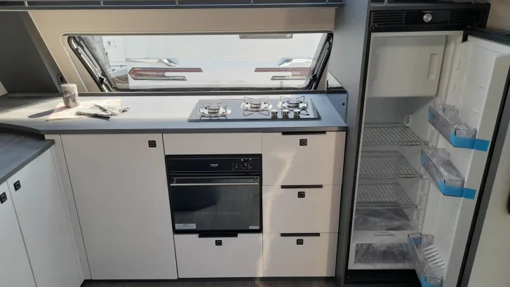 Fahrzeugbild Hobby Maxia 660 WQM 2,2t, Alde Fussbodenheiz, Backofen #7