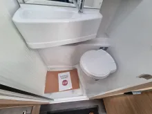 Fahrzeugbild Chausson Alkoven C727 GA AHK/Einzelbetten/Winterpaket #17