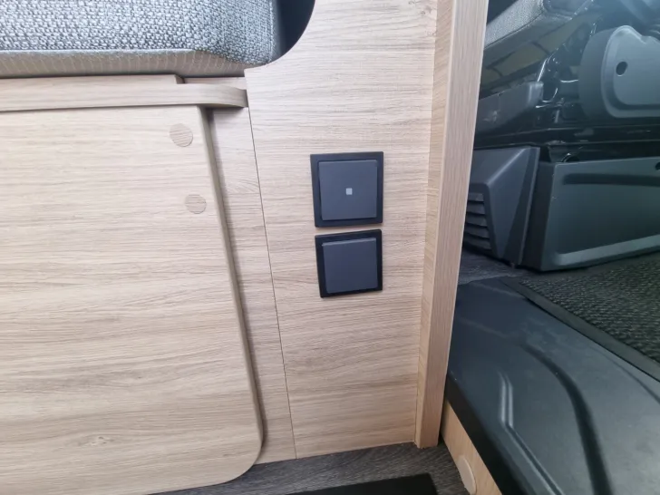 Fahrzeugbild Chausson Alkoven C727 GA AHK/Einzelbetten/Winterpaket #20