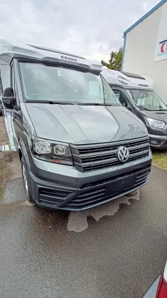Schräg Vorne