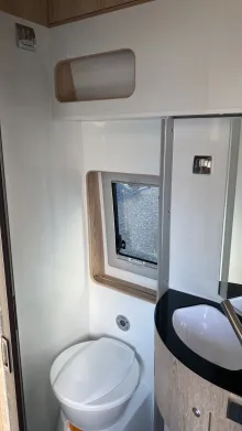 Toilette Pössl H-Line 2WIN Vario (00) AHK, Markise uvm.