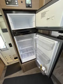 Fahrzeugbild Carado T447 pro+ *Navi*Hubbett*Combi6E* #29