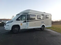 Bild 7 Carado T 448 AT/Hubstützenanlage/Dachklima/Markise/TV