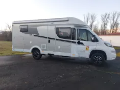 Bild 8 Carado T 448 AT/Hubstützenanlage/Dachklima/Markise/TV
