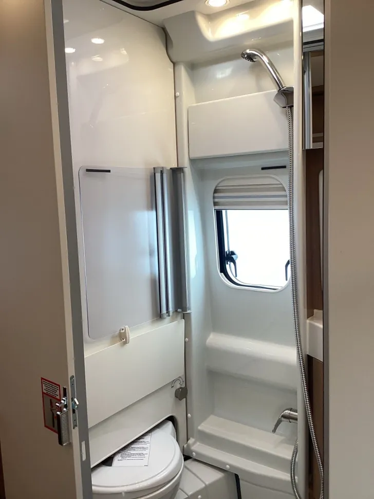 Fahrzeugbild Malibu Van charming GT skyview 640 LE K Vorteil 10500 #16