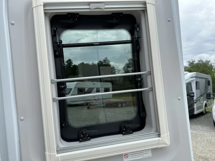 Fahrzeugbild Bürstner Lineo C 550 Automatik, Xenon, Fernlichtassistent #21