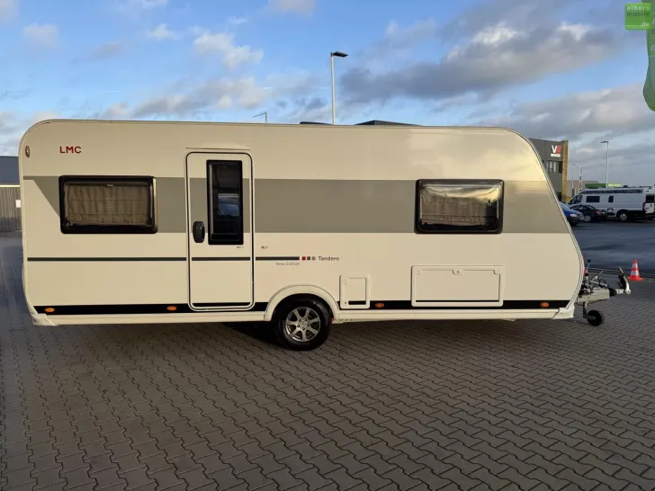 Fahrzeugbild LMC Tandero 500 E 1800kg Einzelbetten GFK #3
