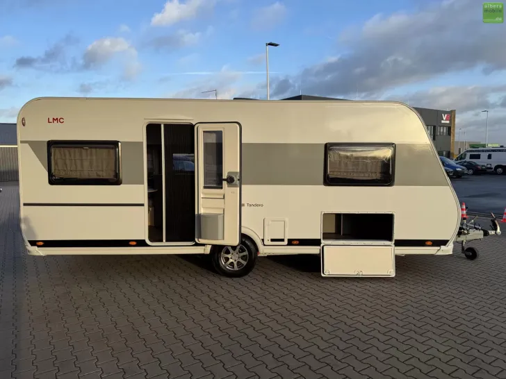 Fahrzeugbild LMC Tandero 500 E 1800kg Einzelbetten GFK #7
