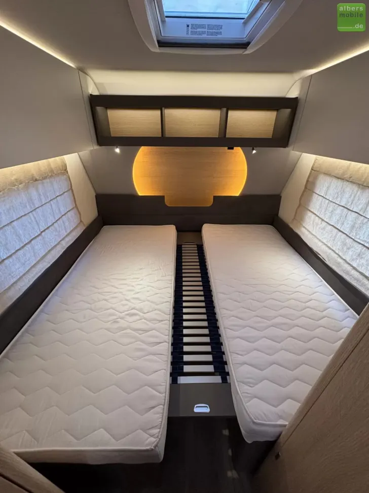 Fahrzeugbild LMC Tandero 500 E 1800kg Einzelbetten GFK #18