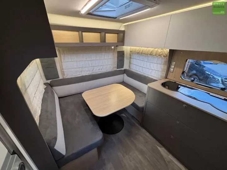 Fahrzeugbild LMC Tandero 500 E 1800kg Einzelbetten GFK #21