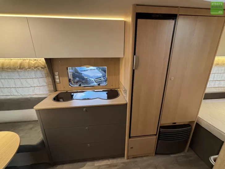 Fahrzeugbild LMC Tandero 500 E 1800kg Einzelbetten GFK #22