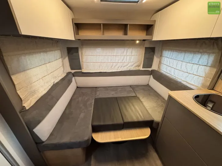 Fahrzeugbild LMC Tandero 500 E 1800kg Einzelbetten GFK #27