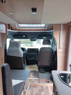 Bild 8 Weinsberg CaraCompact Suite 640 MEG EDITION [PEPPER] Mercedes Automatik