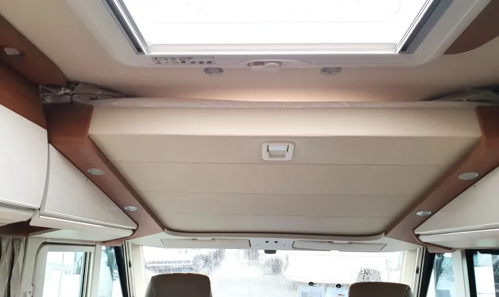 Fahrzeugbild Carthago chic c-line xl I I 6.2 QB - Mercedes LP 205.160,00  #13
