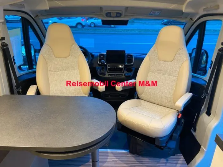 Fahrzeugbild Malibu Van first class - two rooms GT640 Aufstelldach #5