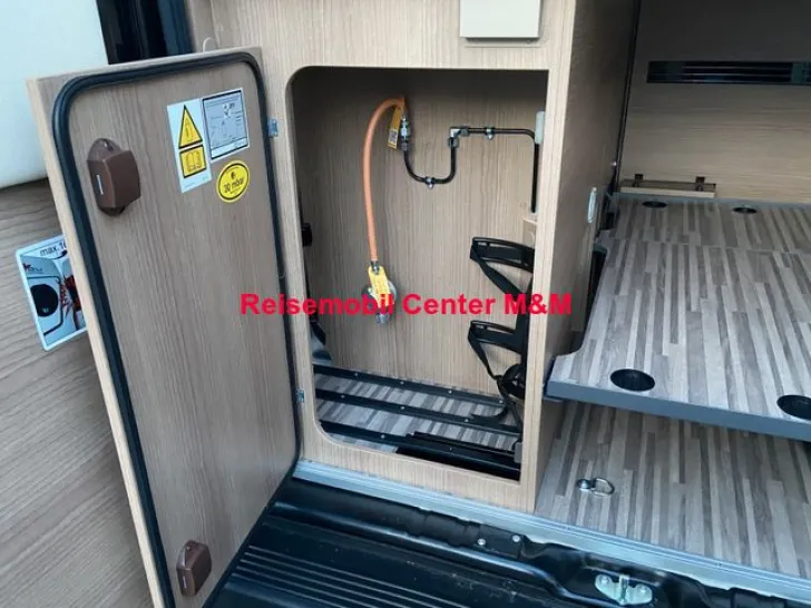 Fahrzeugbild Malibu Van first class - two rooms GT640 Aufstelldach #15