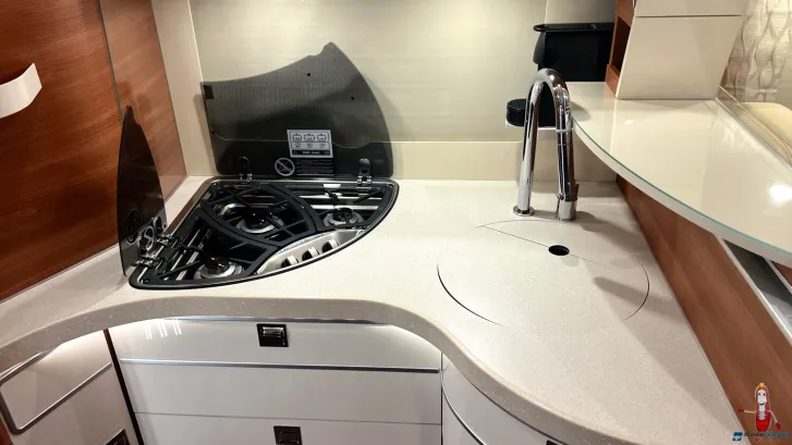 Fahrzeugbild Carthago chic c-line xl I I 5.9 LE Mercedes (228) #29