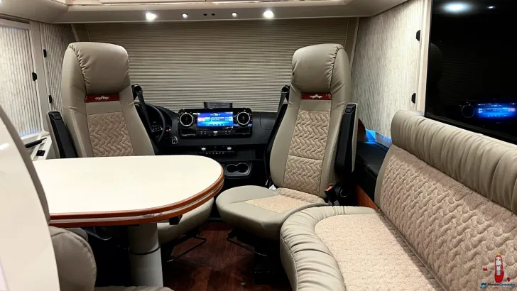 Fahrzeugbild Carthago chic c-line xl I I 5.9 LE Mercedes (233) #14