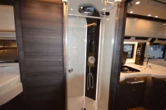 Bild 16 Concorde Charisma 860 LI Zeder/Highgloss*BAR*Coco