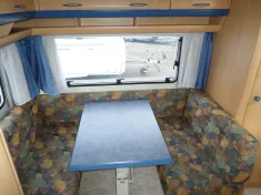 Bild 7 Hobby De Luxe 440 Nr. 49 - Doppelbett