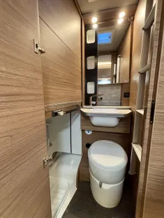 Bild 13 Knaus Tourer VAN 500 MQ Vansation 4-Schlafplätze, Rahmenfenster
