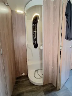 Bild 14 Sprite Cruzer 635 SR 3 Zimmer auf 4 Rädern