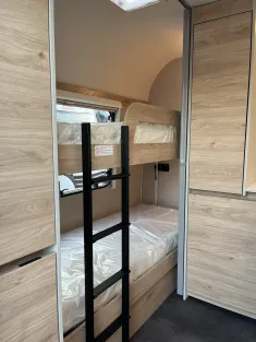Bild 15 Dethleffs Camper 560 FMK First Edition Downtown