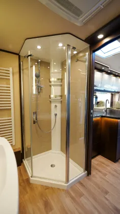 Bild 30 Morelo Loft Liner 100 GQ mit Autogarage auf nur 9,99 m