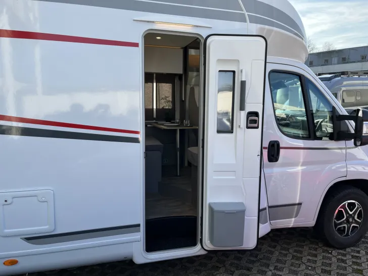 Fahrzeugbild LMC Tourer Lift H 660 G Kostenfreie Anlieferung !! #12