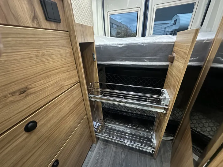 Fahrzeugbild Karmann Mobil Dexter 4x4 DE 560 AW Solar, Combi D6E, Allroad #14