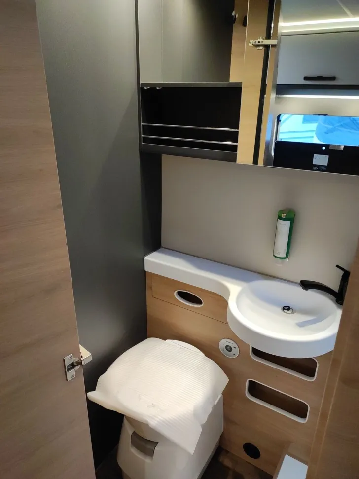 Fahrzeugbild Knaus L!VE TI PLATINUM SELECTION 700 MEG Live #15