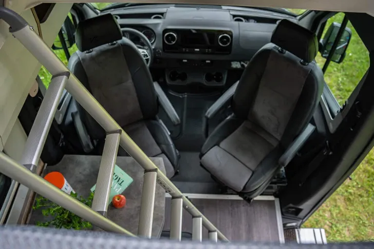 Fahrzeugbild Yucon 7.0 GD 4x4 K-Peak Hubdach,Wlan,Solar,Fliegentürh #9