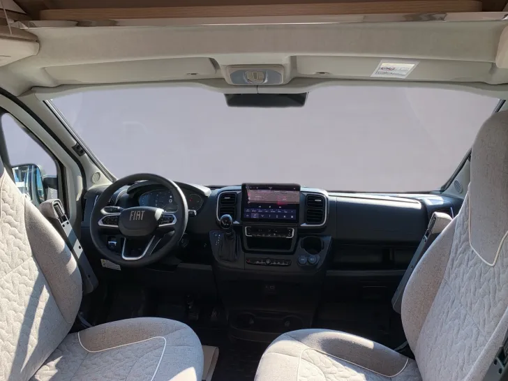 Fahrzeugbild Malibu CHARMING 640 LE RB COUPE #9
